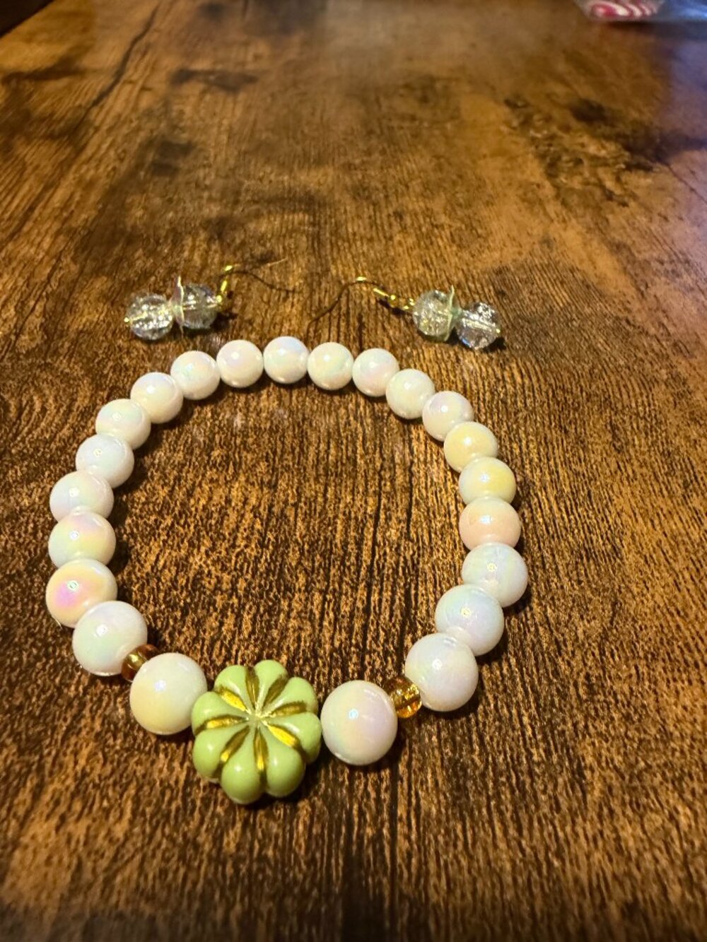 🌸 Pastel Iridescent Bead Bracelet & Matching Crackle Glass Earring Suite